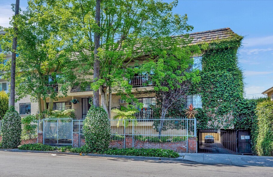 6040 Carlton Way, Los Angeles, CA à vendre - Photo de l’immeuble – Image 1 sur 37