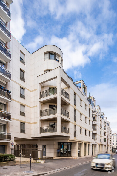 3 Bis Rue D'Arsonval, Paris à louer - Photo de l’immeuble – Image 2 sur 2