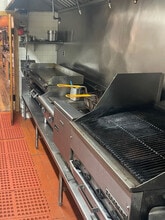 7504 13th Ave, Brooklyn, NY à louer Photo de l’immeuble– Image 2 sur 5