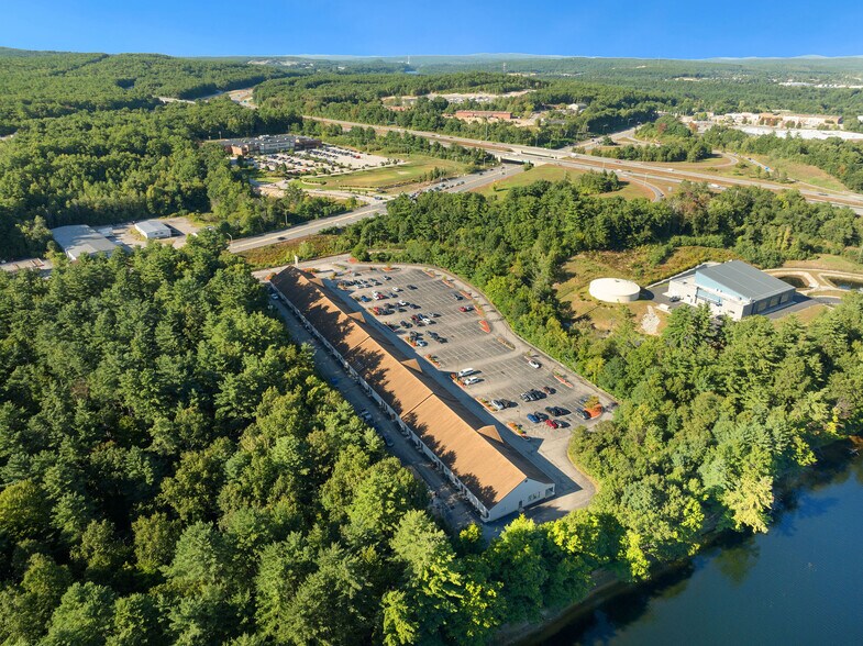 11 Kimball Dr, Hooksett, NH à louer - Photo de l’immeuble – Image 3 sur 11