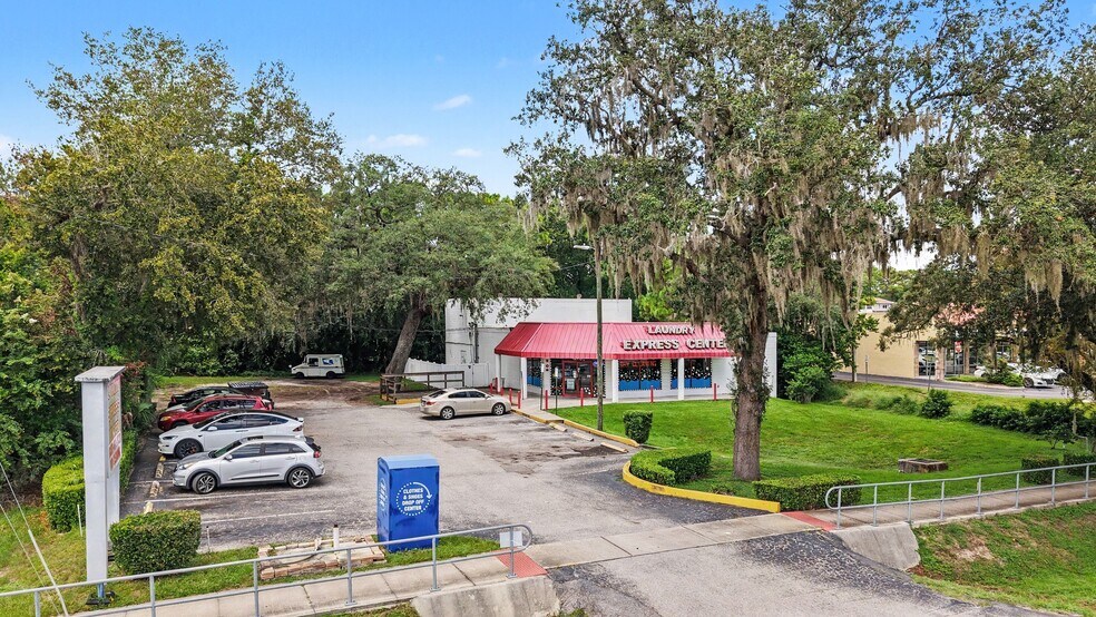 12712 56th St N, Temple Terrace, FL à vendre - Photo de l’immeuble – Image 3 sur 18