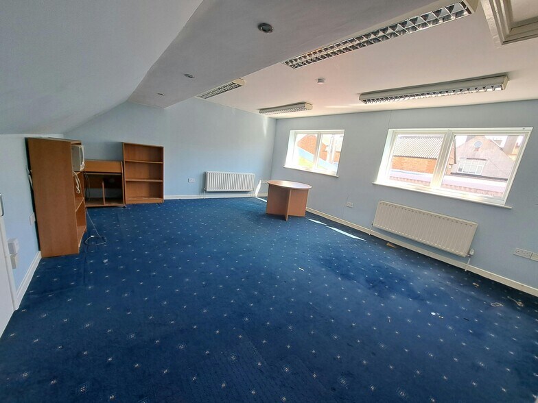 6 Stuart Rd, Market Harborough à vendre - Photo de l’immeuble – Image 3 sur 5