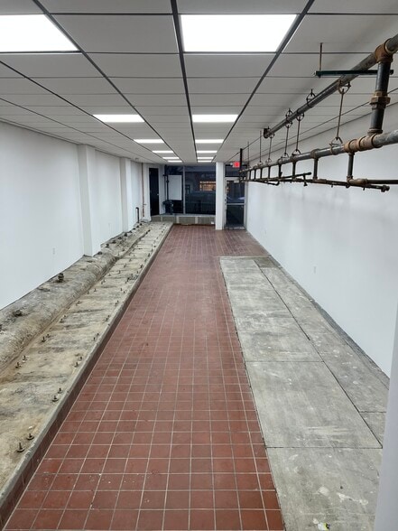 948 Mclean Ave, Yonkers, NY à louer - Photo intérieure – Image 3 sur 7