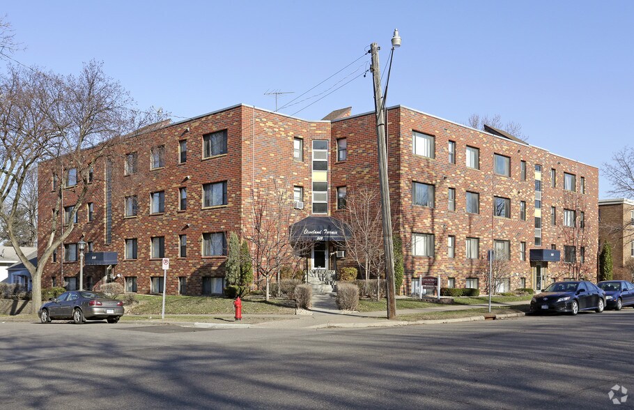 563 Cleveland Ave S, Saint Paul, MN à vendre - Photo principale – Image 1 sur 9