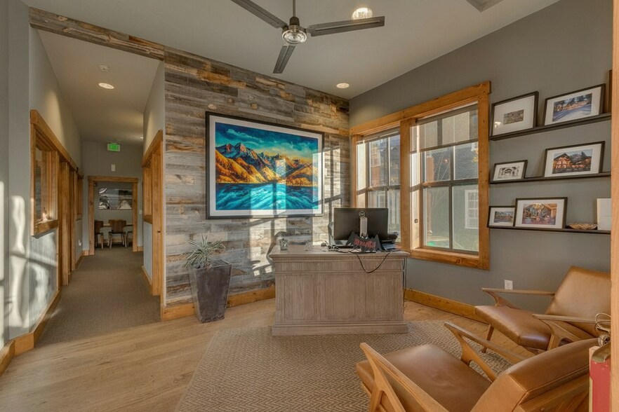 10010 Church St, Truckee, CA à vendre - Photo de l’immeuble – Image 3 sur 16