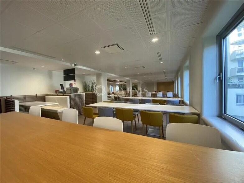 Bureau dans Courbevoie à louer - Photo de l’immeuble – Image 3 sur 12