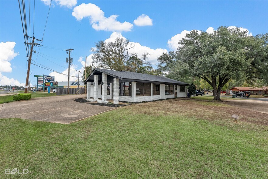 9099 Mansfield Rd, Shreveport, LA à vendre - Photo de l’immeuble – Image 3 sur 55