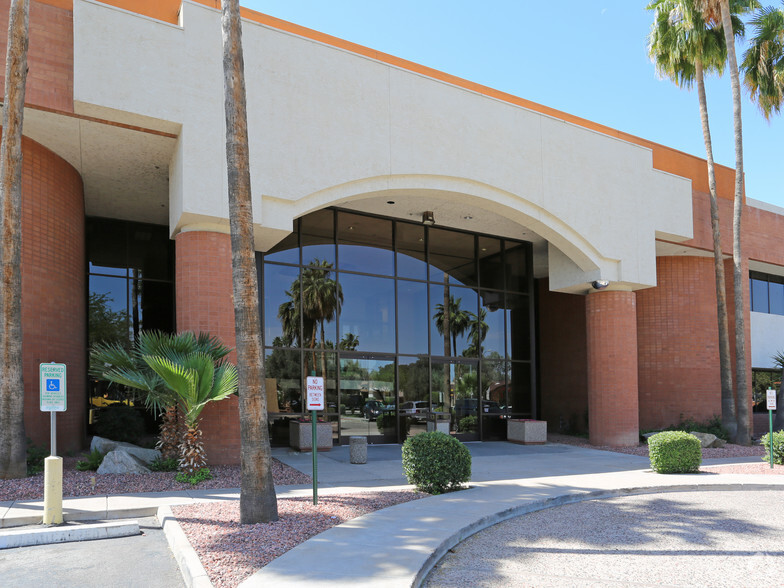 8283 N Hayden Rd, Scottsdale, AZ à louer - Photo de l’immeuble – Image 2 sur 5