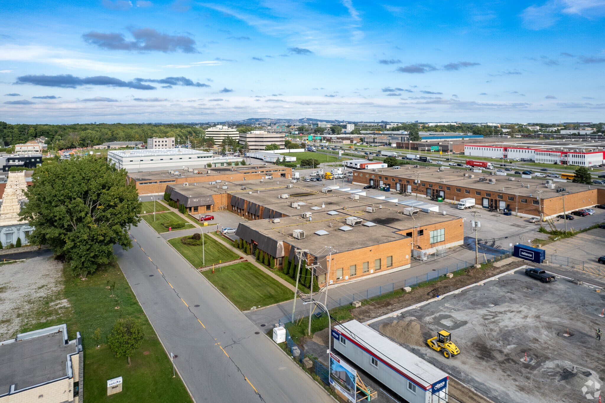 1600-1650 Boul Saint-Régis, Dorval, QC à louer Aérien– Image 1 sur 11