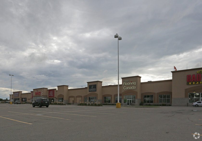 1040 Wharncliffe Rd S, London, ON à louer - Photo de l’immeuble – Image 2 sur 5