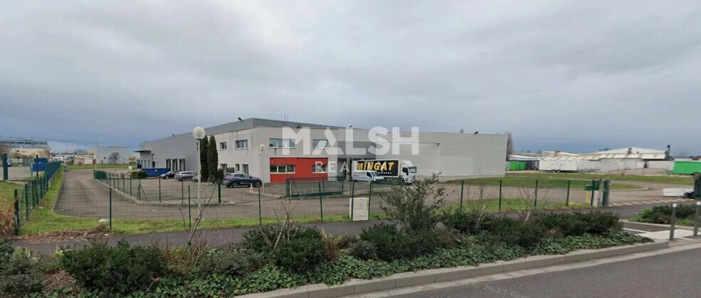 Bureau dans Meyzieu à louer - Photo de l’immeuble – Image 2 sur 2