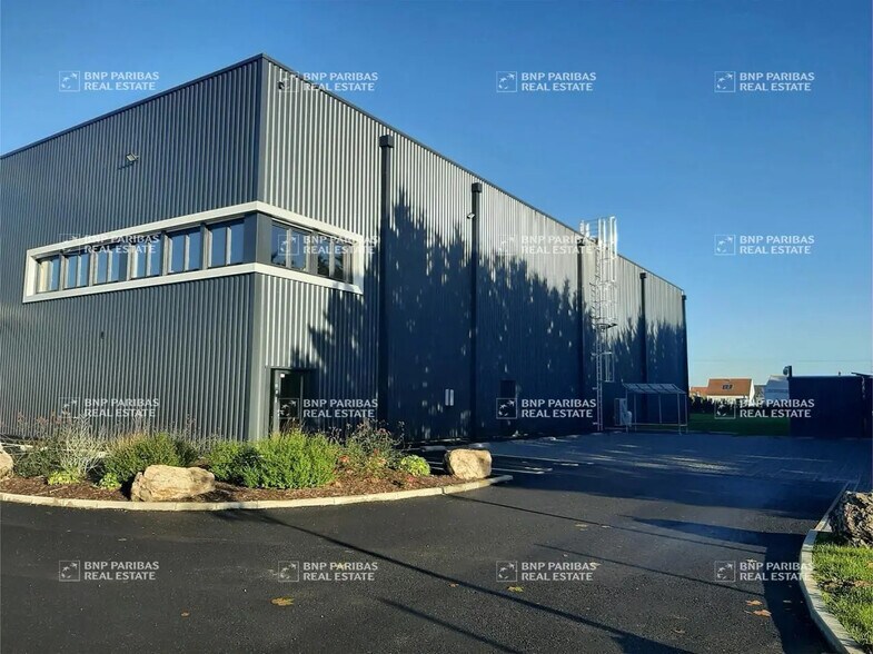 Bureau dans Saint-Denis-en-Val à louer - Photo de l’immeuble – Image 1 sur 6
