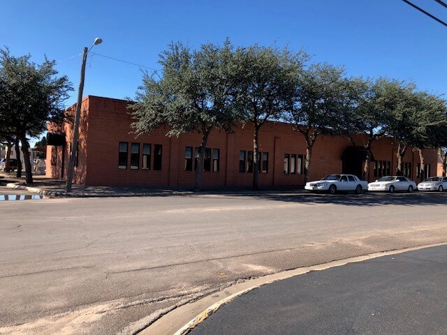 312 E Illinois Ave, Midland, TX à louer - Photo principale – Image 1 sur 14