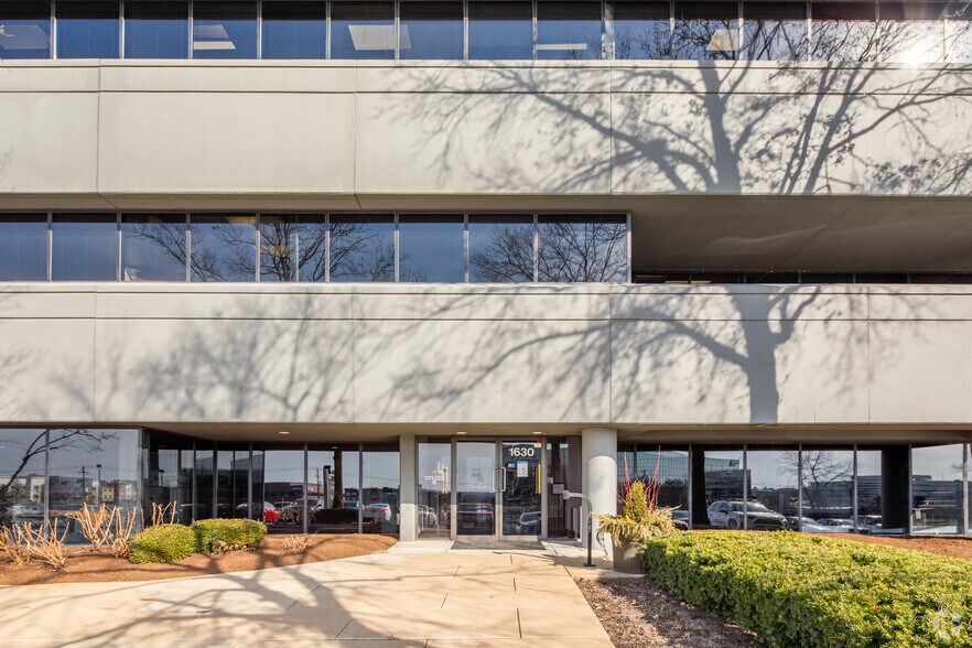 1630 Des Peres Rd, Des Peres, MO à vendre - Photo de l’immeuble – Image 3 sur 7
