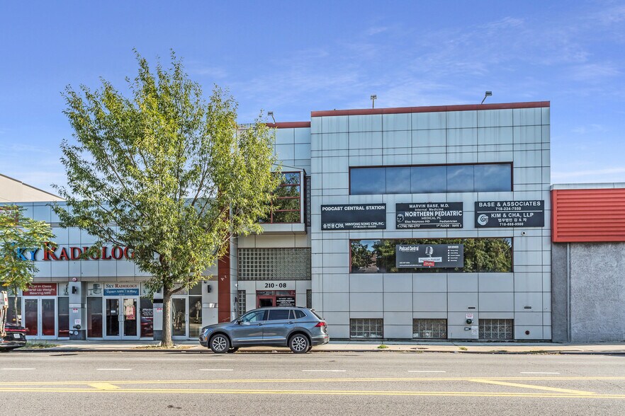 Northern Boulevard Bayside portefeuille de 3 biens à vendre sur LoopNet.fr - Photo de l’immeuble – Image 1 sur 34
