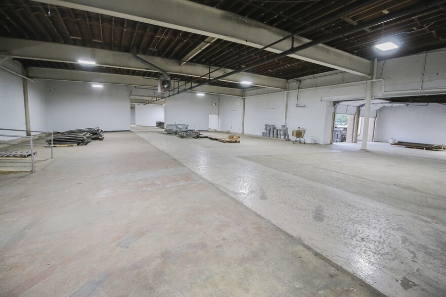 1206 Route 130 N, Burlington, NJ à louer - Photo intérieure – Image 2 sur 38