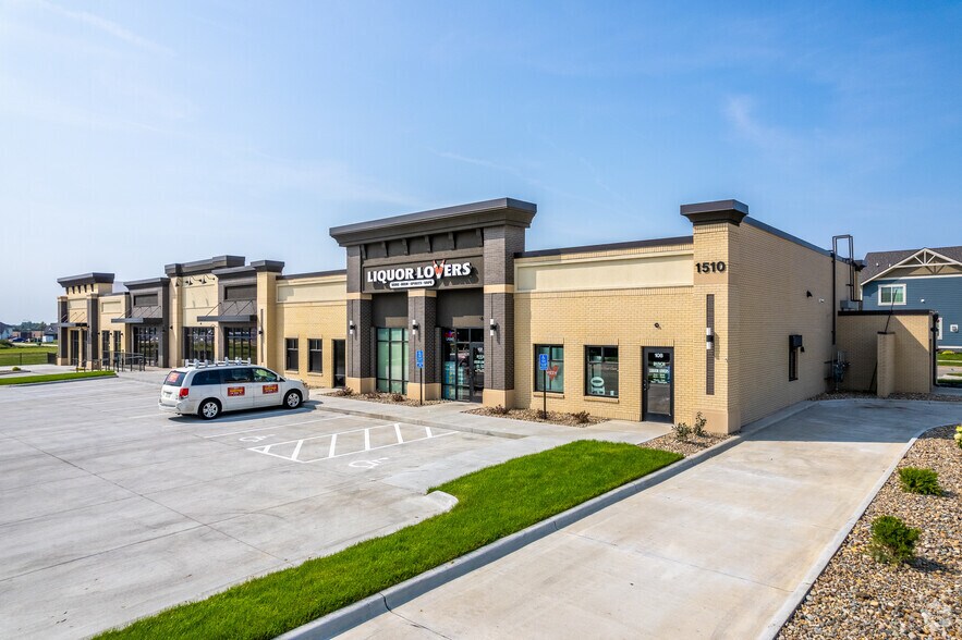 1510 S Ankeny Blvd, Ankeny, IA à louer - Photo de l’immeuble – Image 2 sur 10