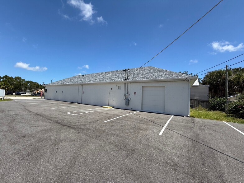 107 E New Haven Ave, Melbourne, FL à louer - Photo de l’immeuble – Image 1 sur 7