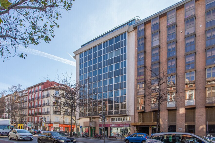 Calle de Carranza, 25, Madrid, Madrid à louer - Photo de l’immeuble – Image 2 sur 2