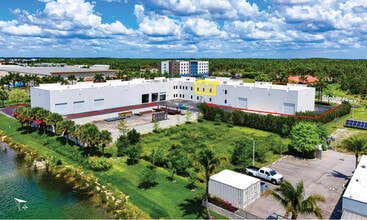 14580 Global Pkwy, Fort Myers, FL à louer Photo de l’immeuble– Image 1 sur 2