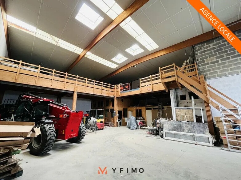 Local d’activités dans Chanteloup-les-Vignes à louer - Photo intérieure – Image 1 sur 5