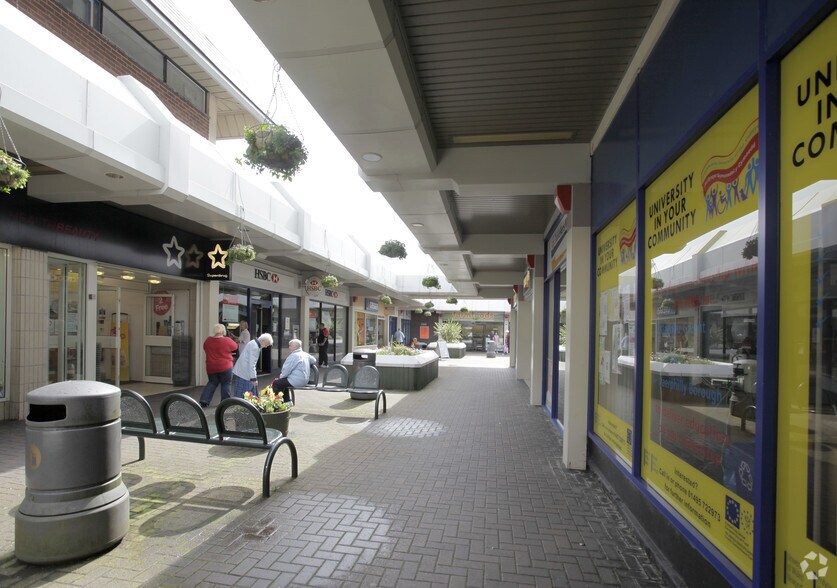 Commercial St, Tredegar à louer - Photo de l’immeuble – Image 3 sur 6