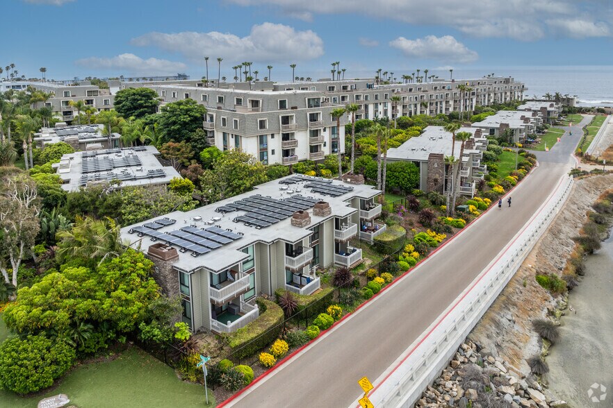 999 N Pacific St, Oceanside, CA à vendre - Photo de l’immeuble – Image 3 sur 6