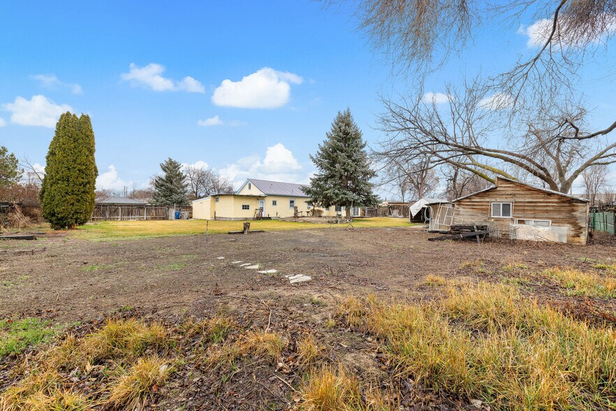 1411 S Fern St, Nampa, ID à vendre - Photo de l’immeuble – Image 3 sur 44