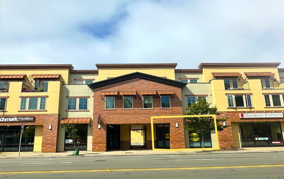 131 Lighthouse Ave, Monterey, CA à louer - Photo de l’immeuble – Image 1 sur 11