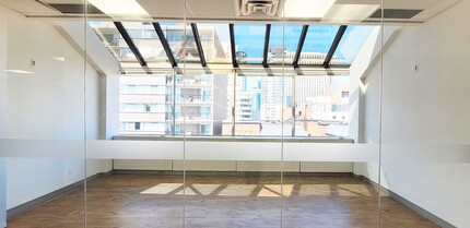 222 Somerset St W, Ottawa, ON à louer Photo de l’immeuble– Image 1 sur 11