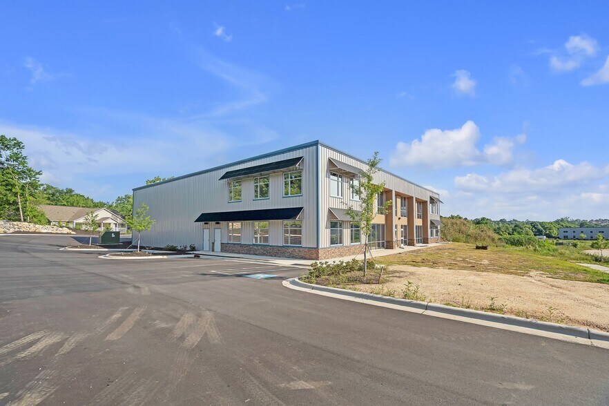 1703 Roundrock Dr, Raleigh, NC à louer - Photo de l’immeuble – Image 1 sur 5