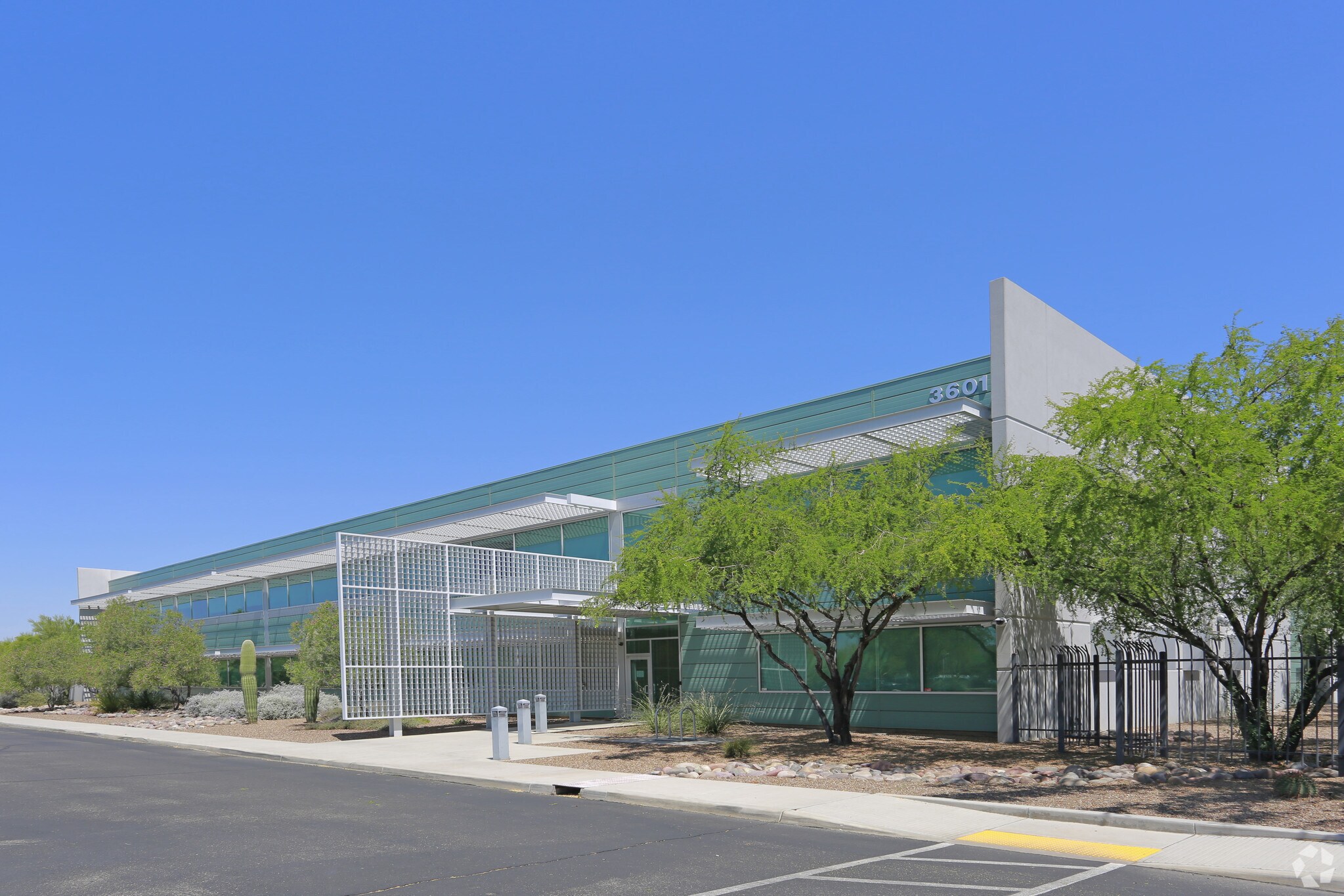 3601 E Britannia Dr, Tucson, AZ à vendre Photo principale– Image 1 sur 11
