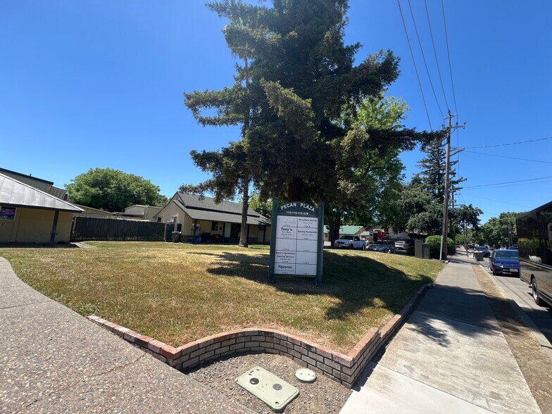 1110 Gum Ave, Woodland, CA à louer - Photo de l’immeuble – Image 1 sur 3
