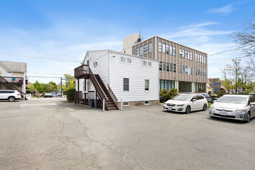 147 S Main St, New City, NY à louer - Photo de l’immeuble – Image 3 sur 9