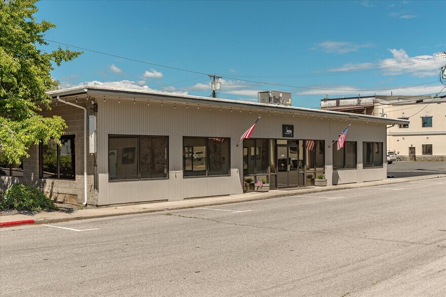 106 S 2ND E St, Chewelah, WA à louer - Photo principale – Image 1 sur 5