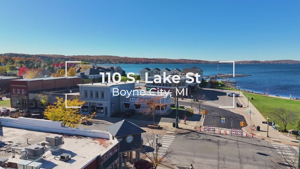 110 S Lake St, Boyne City, MI à vendre - Vidéo sur l’annonce professionnelle – Image 2 sur 38