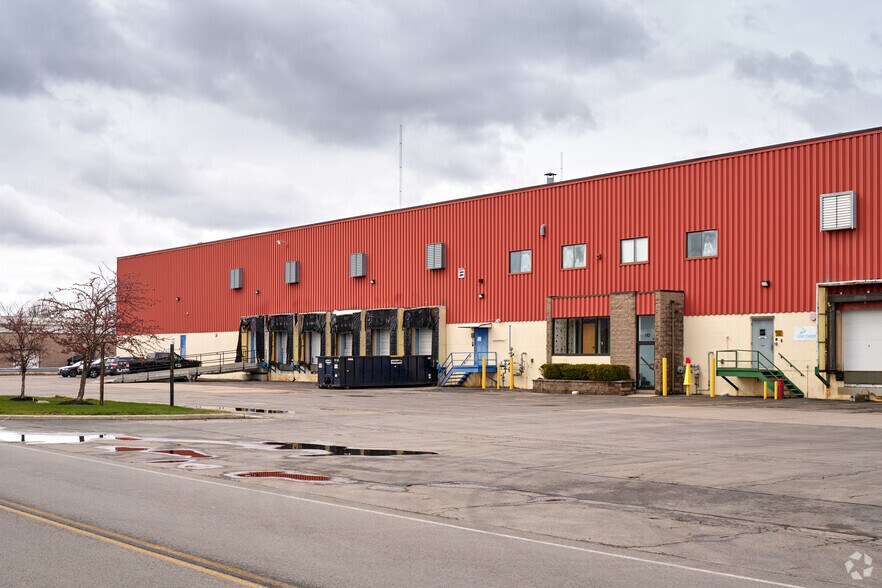 80 Commerce Dr, Rochester, NY à louer - Photo de l’immeuble – Image 2 sur 14