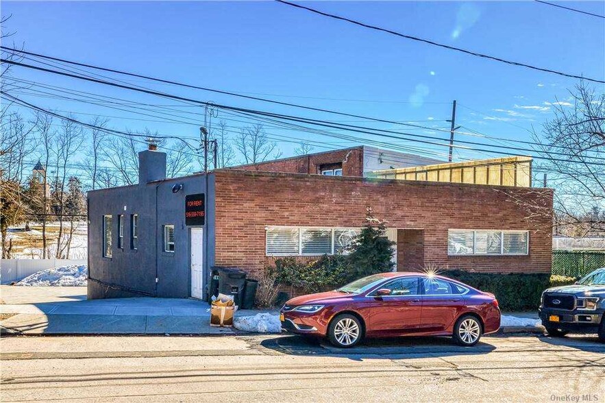 135 Haven Ave, Port Washington, NY à louer - Photo principale – Image 1 sur 27