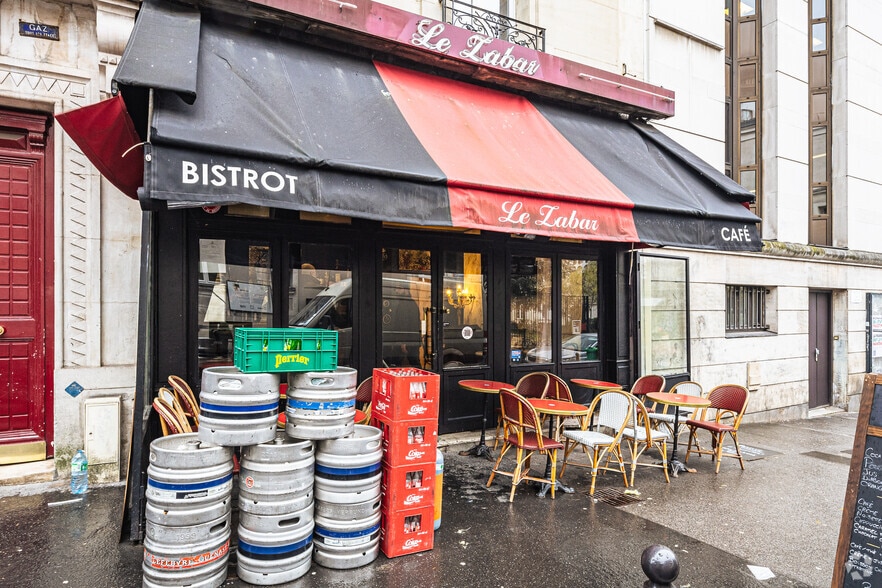 Local commercial dans Paris à louer - Photo de l’immeuble – Image 3 sur 4