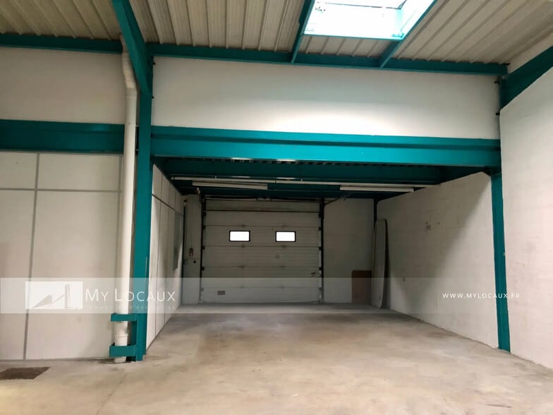 Local d’activités dans Tremblay-en-France à louer - Photo intérieure – Image 2 sur 4