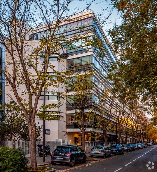 Bureau dans Rueil-Malmaison à louer - Photo de l’immeuble – Image 2 sur 10