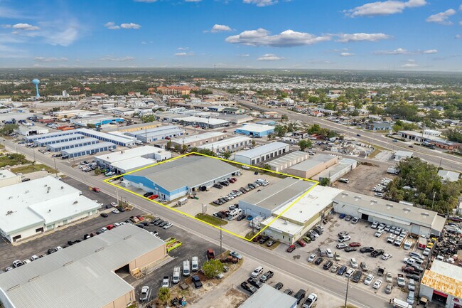 Plus de détails pour 313 Seaboard Ave, Venice, FL - Industriel/Logistique à louer
