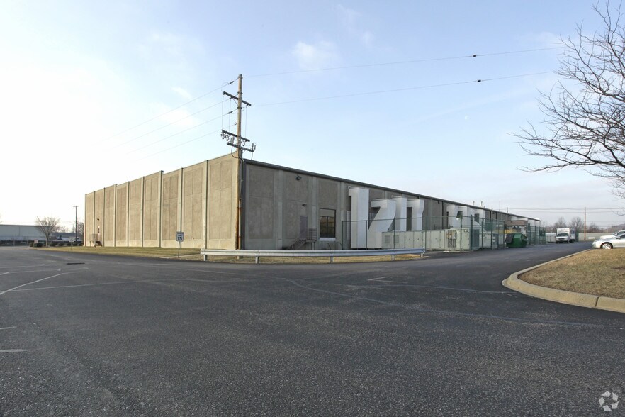 8203 National Tpke, Louisville, KY à vendre - Photo de l’immeuble – Image 2 sur 7