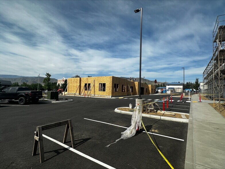 144 Noyd Ave, Wenatchee, WA à louer - Photo de l’immeuble – Image 3 sur 8
