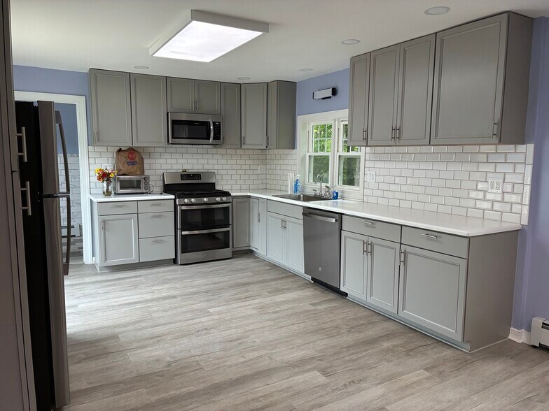 9 Loomis St, Winsted, CT à vendre - Photo de l’immeuble – Image 2 sur 6