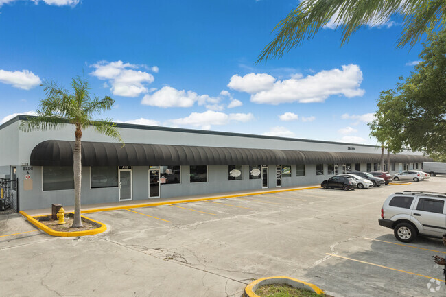 Plus de détails pour 2211 2nd Ave N, Lake Worth, FL - Local d'activités, Industriel/Logistique à louer