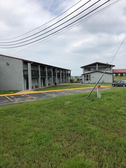 203 N I-45, Madisonville, TX à vendre - Photo principale – Image 1 sur 29