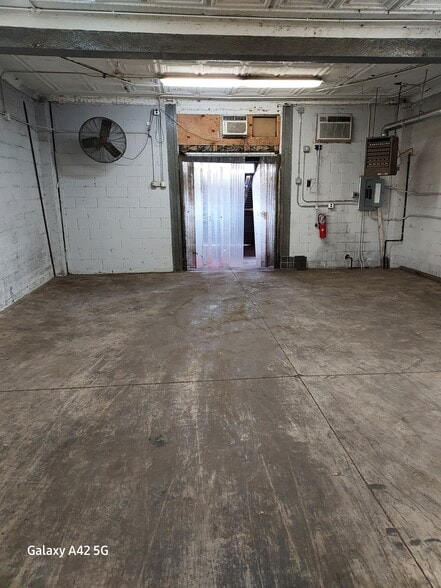 212-222 Miller St, Newark, NJ à vendre - Photo intérieure – Image 2 sur 6