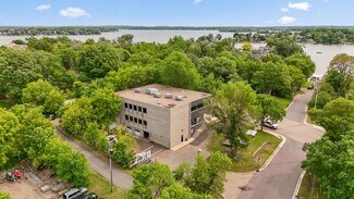 Plus de détails pour 4388 Shoreline Dr, Spring Park, MN - Local commercial à vendre