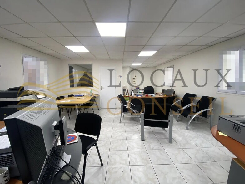 Local d’activités dans Argenteuil à louer - Photo de l’immeuble – Image 2 sur 7